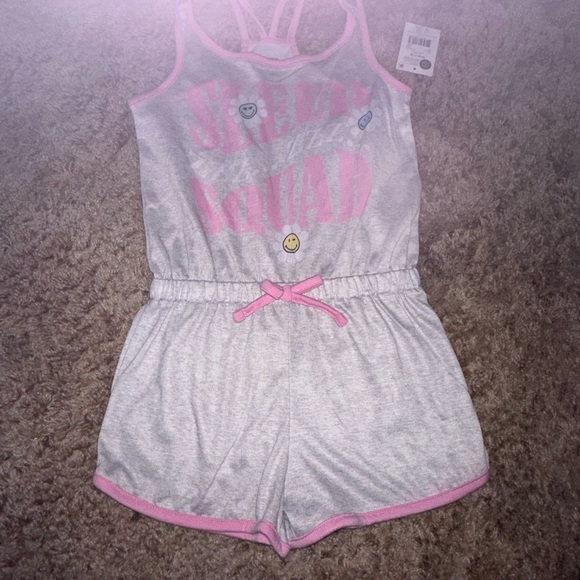 Girls - Picture 3 of 3